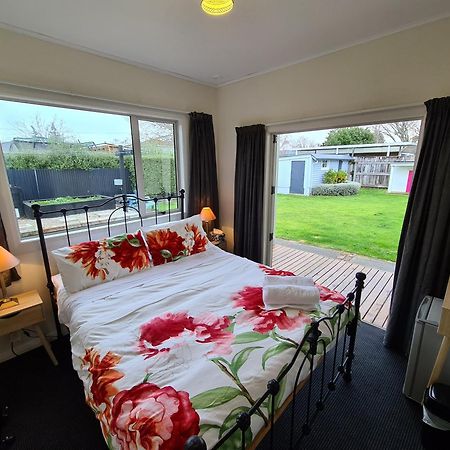 Central Masterton Sleepout Exteriör bild